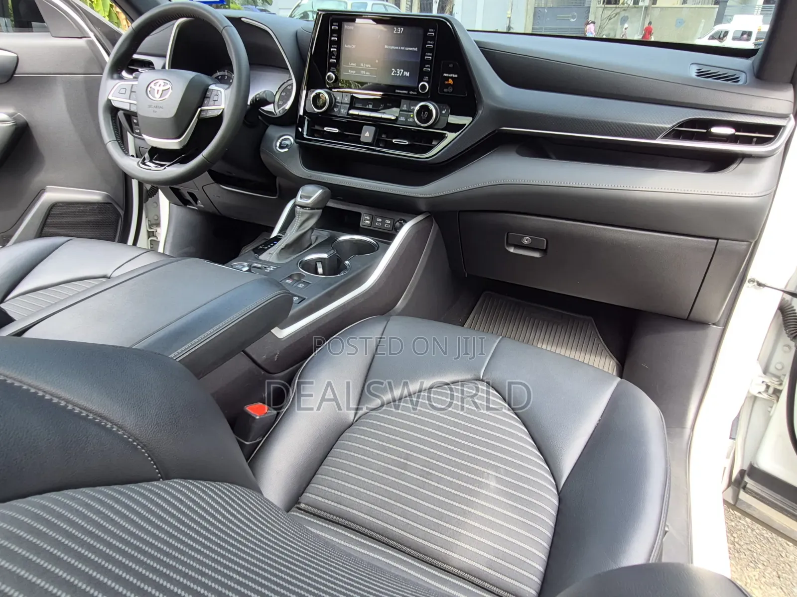 Toyota Highlander XSE AWD 2023 White