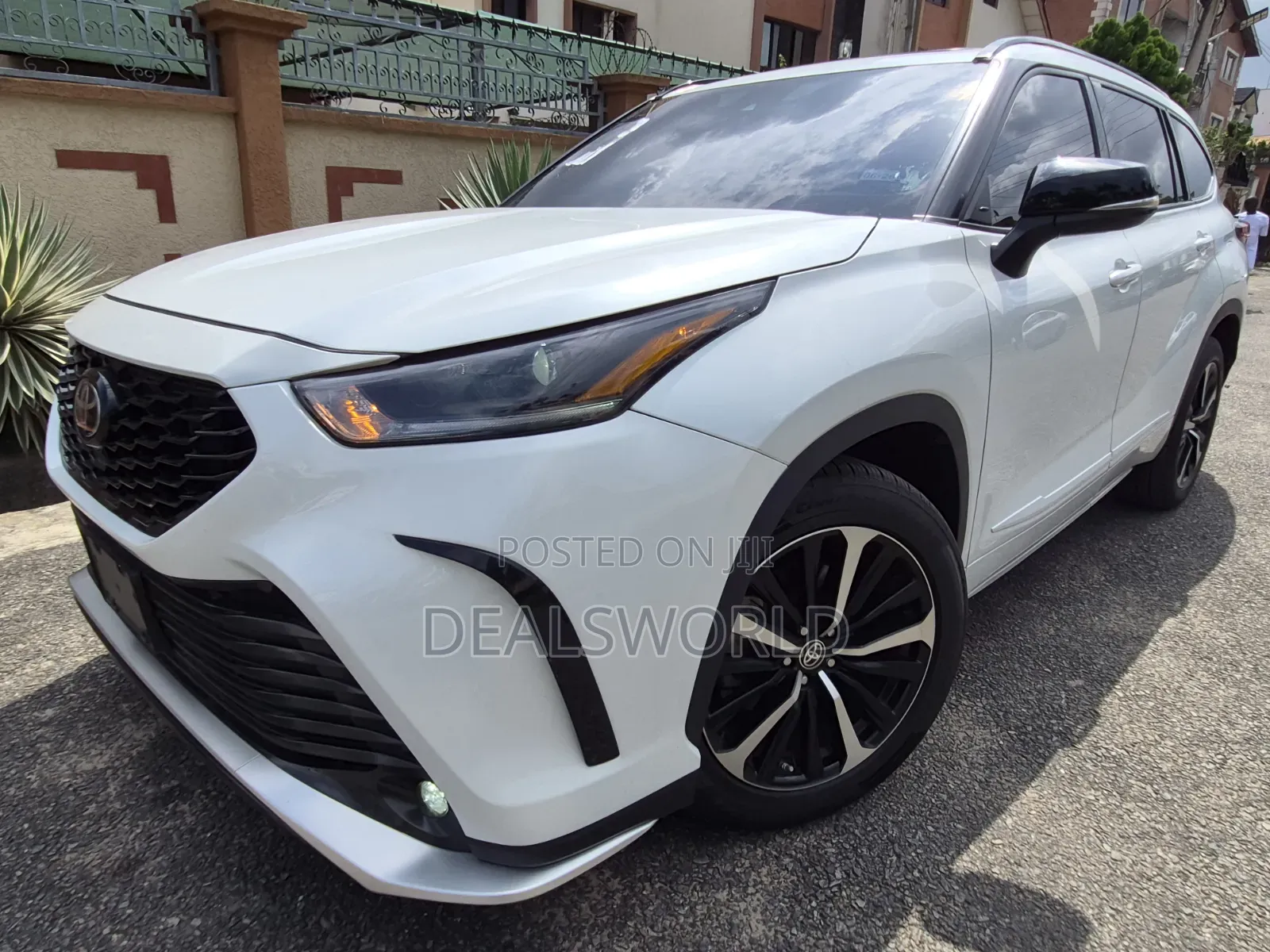 Toyota Highlander XSE AWD 2023 White