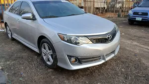 Toyota Camry SE Sport 4dr Sedan (2.5L 4cyl 6A) 2014 Silver
