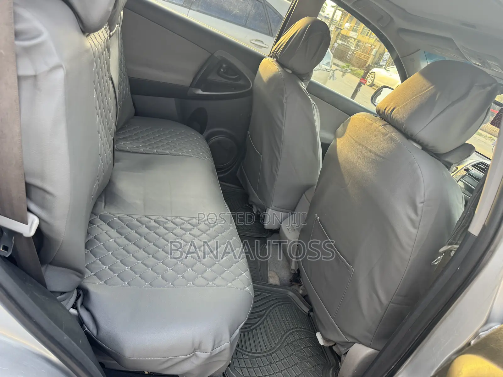 Toyota RAV4 2010 Silver