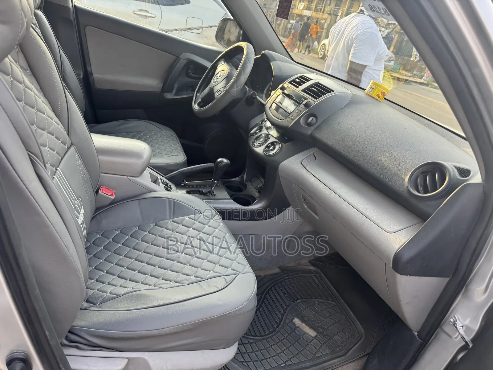 Toyota RAV4 2010 Silver