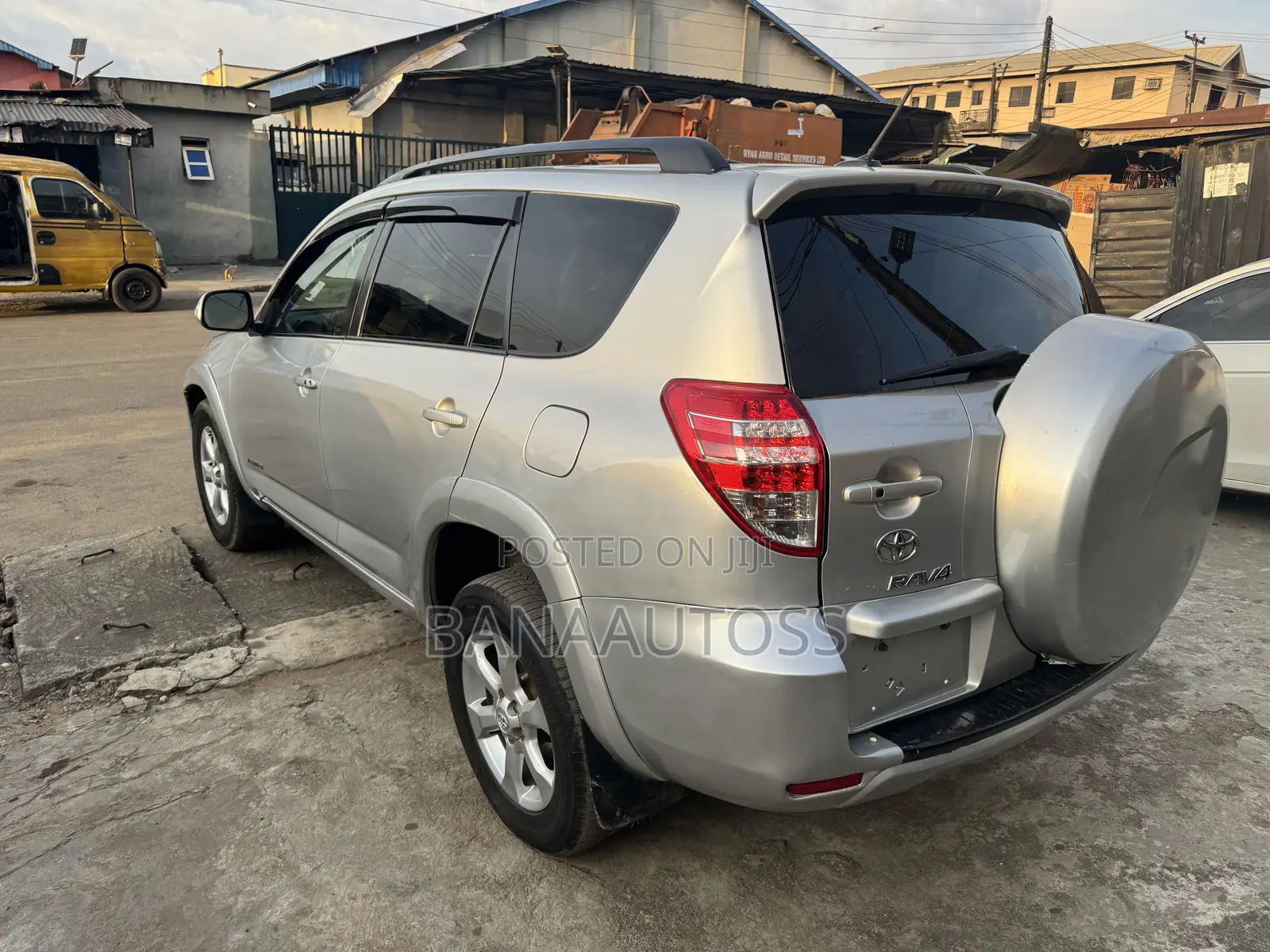 Toyota RAV4 2010 Silver