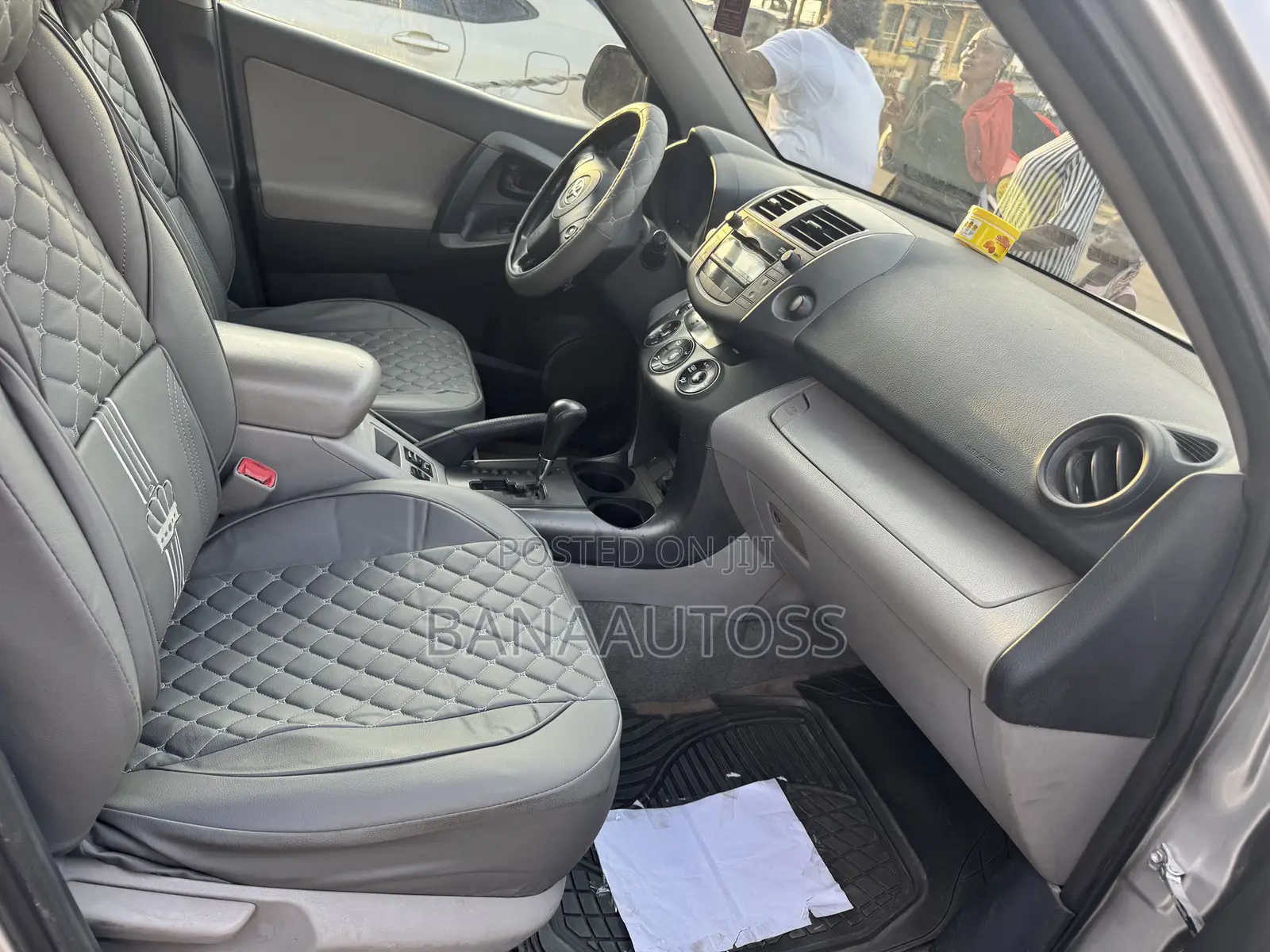 Toyota RAV4 2010 Silver