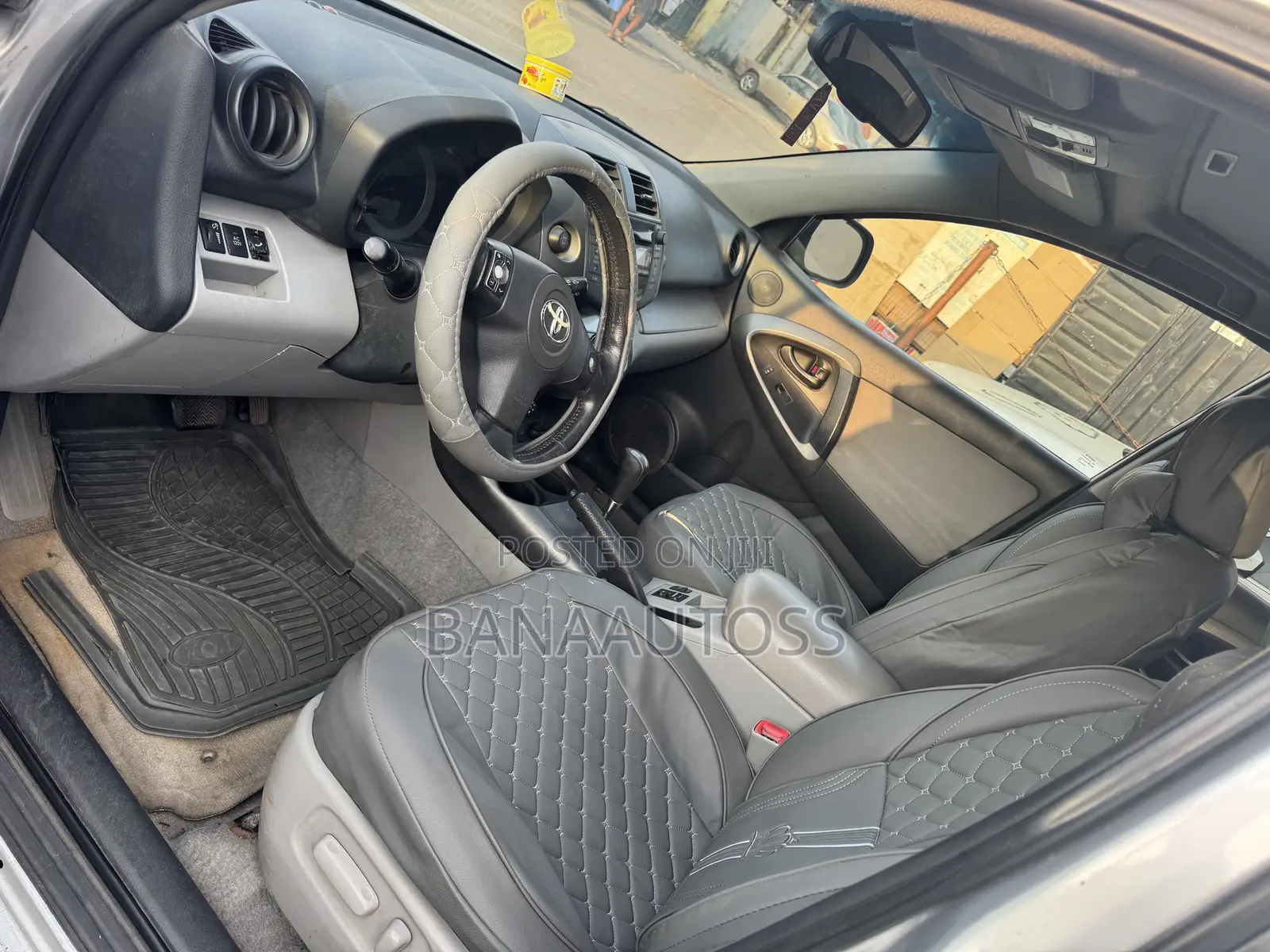 Toyota RAV4 2010 Silver
