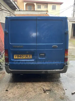 Ford Transit 2000 Blue