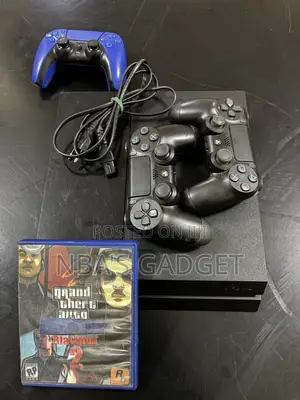 PS4 Fat 4games and 2pads