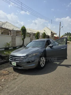 Honda Crosstour 2011 Gray