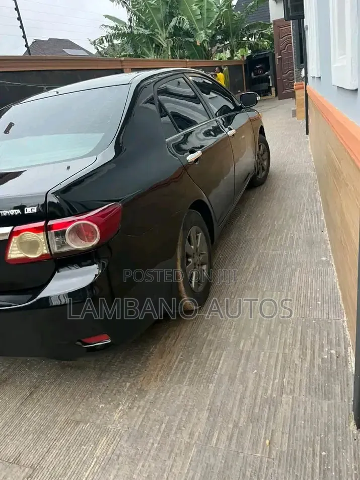 Toyota Corolla 2012 Black