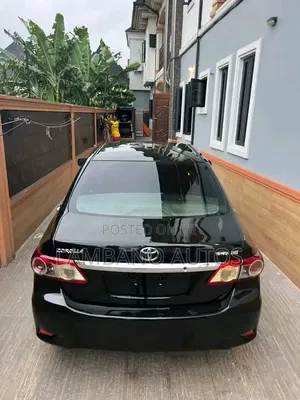 Toyota Corolla 2012 Black