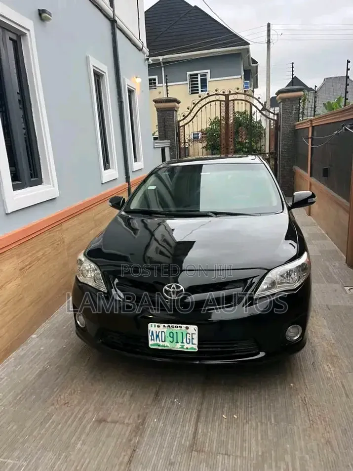 Toyota Corolla 2012 Black