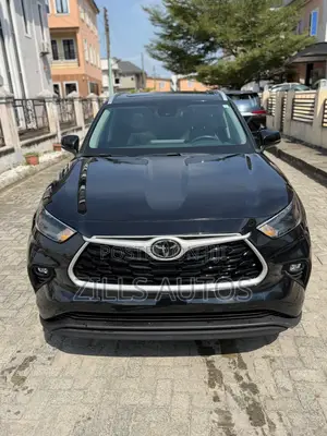 Toyota Highlander XLE AWD 2023 Black