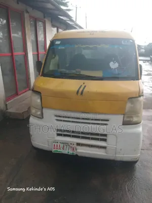 Mazda E2200 2023 Yellow