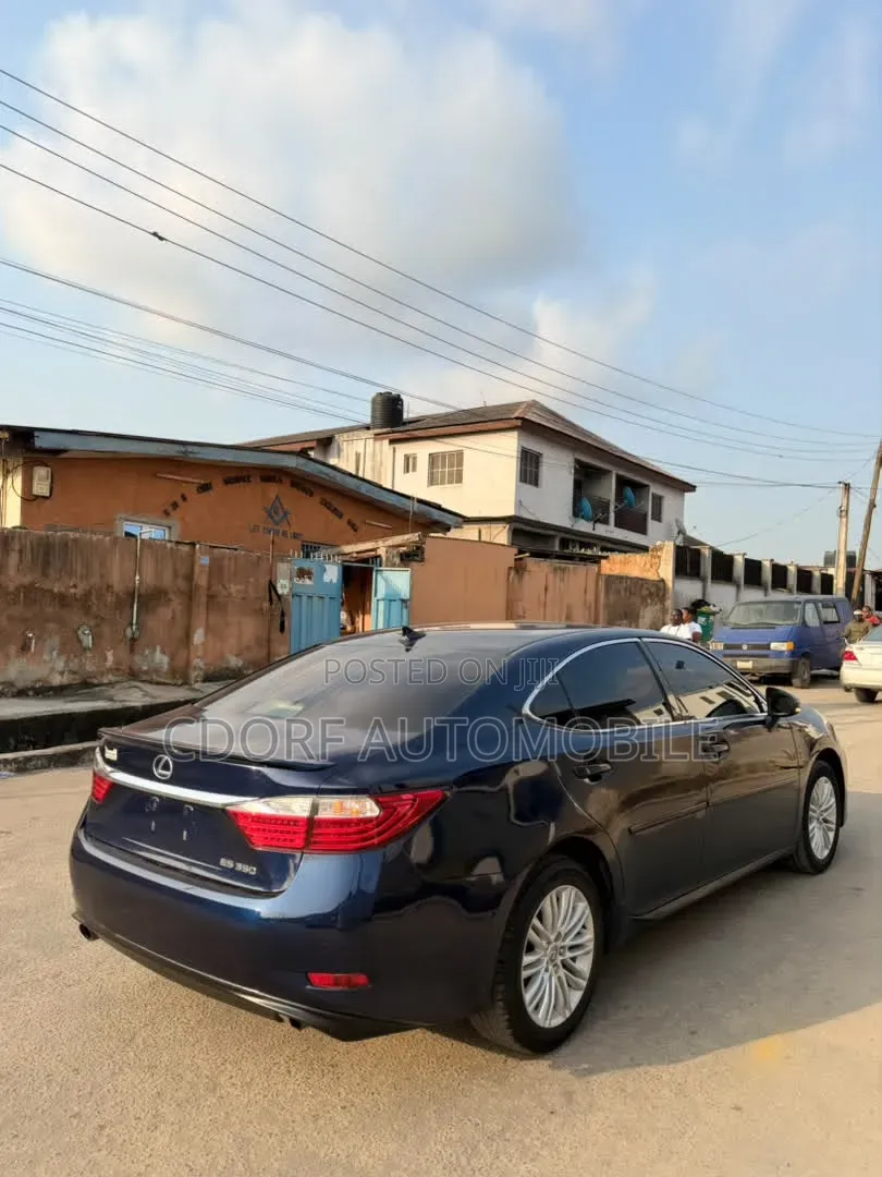 Lexus ES 2014 Blue