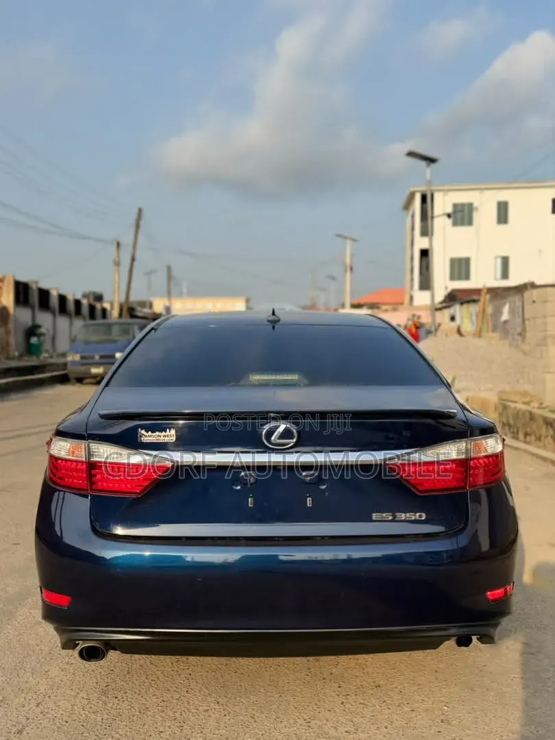Lexus ES 2014 Blue