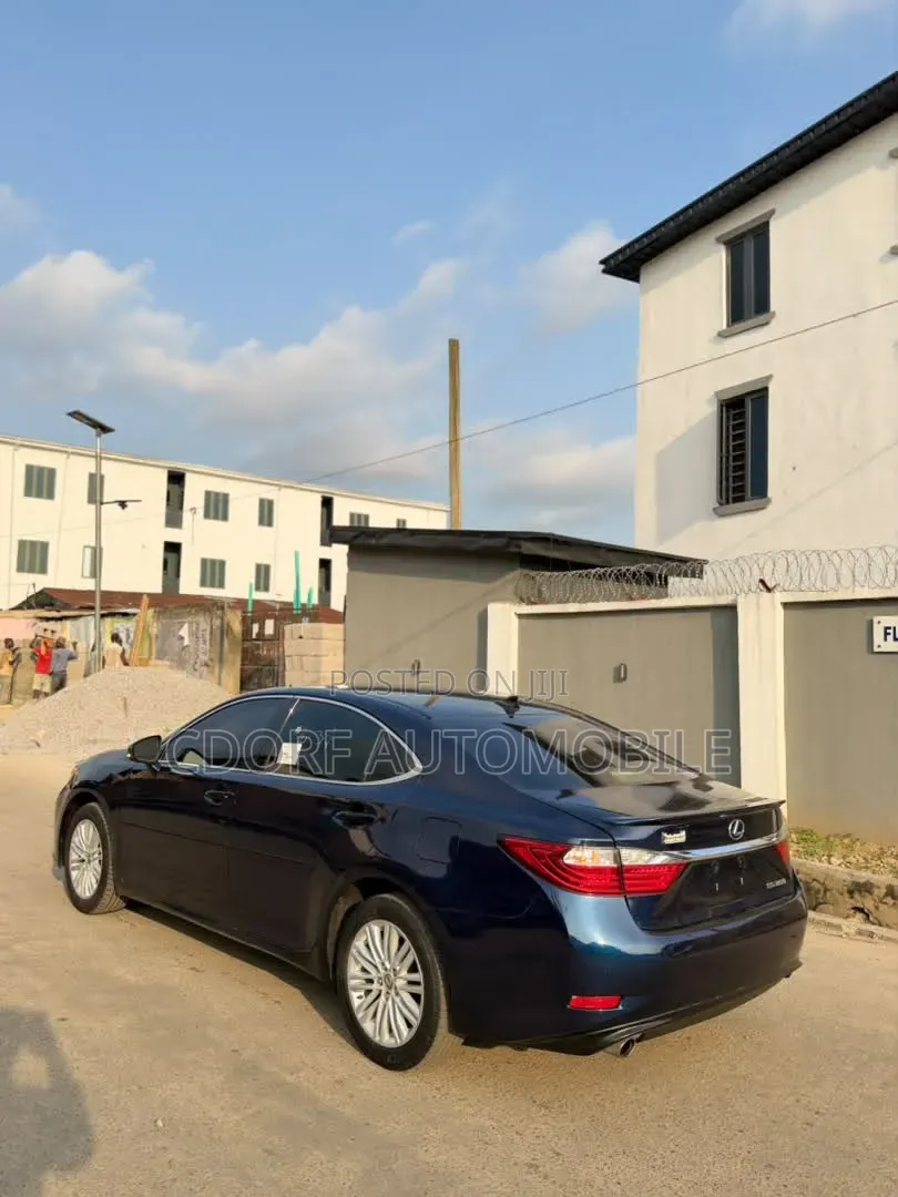 Lexus ES 2014 Blue