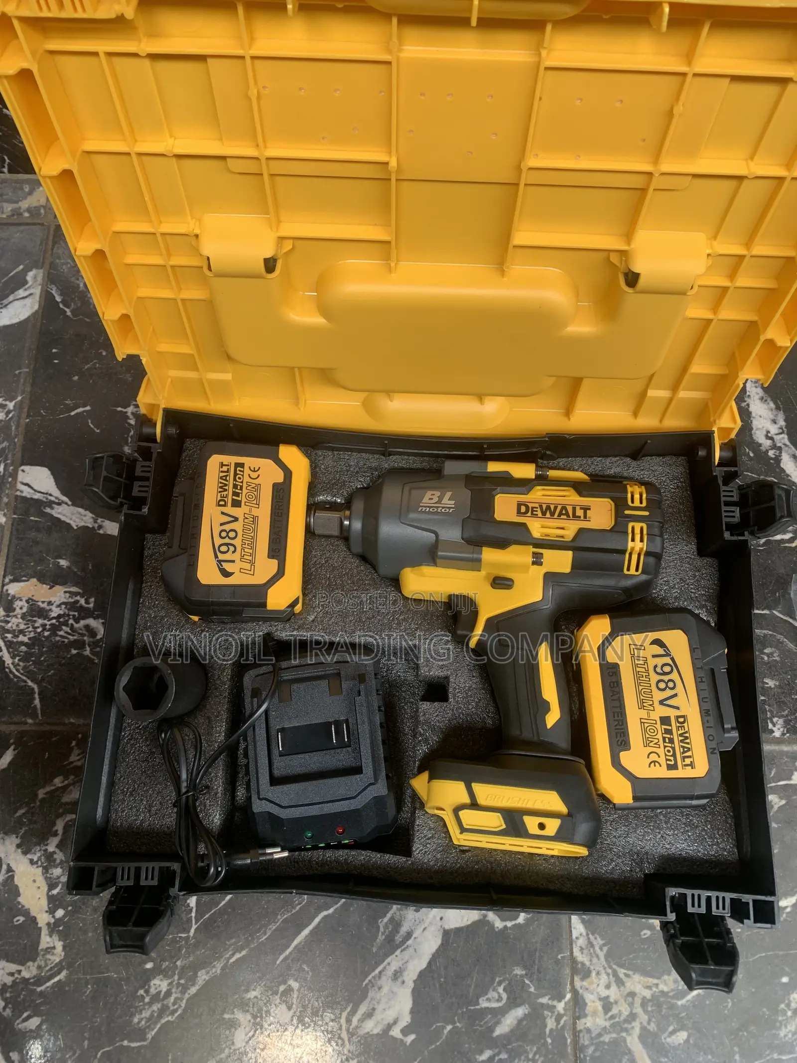 DEWALT BL Motor Impact Wrench 198V - 1/2" Drive