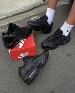 Nike Air Max 95 "Triple Black"