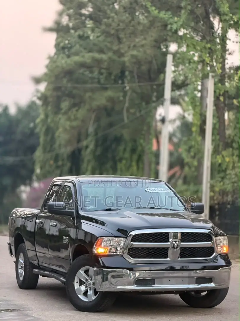 RAM 1500 2013 Black