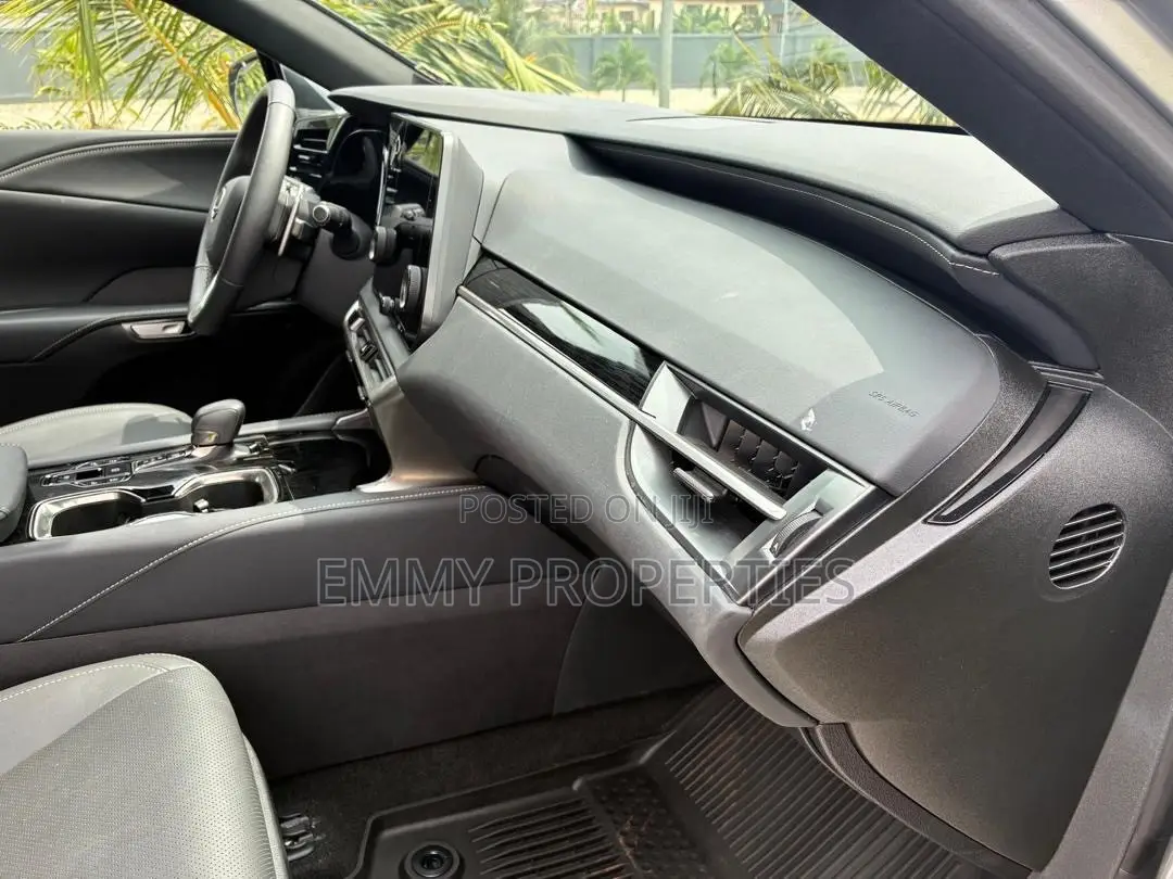 Lexus RX 2025 Silver