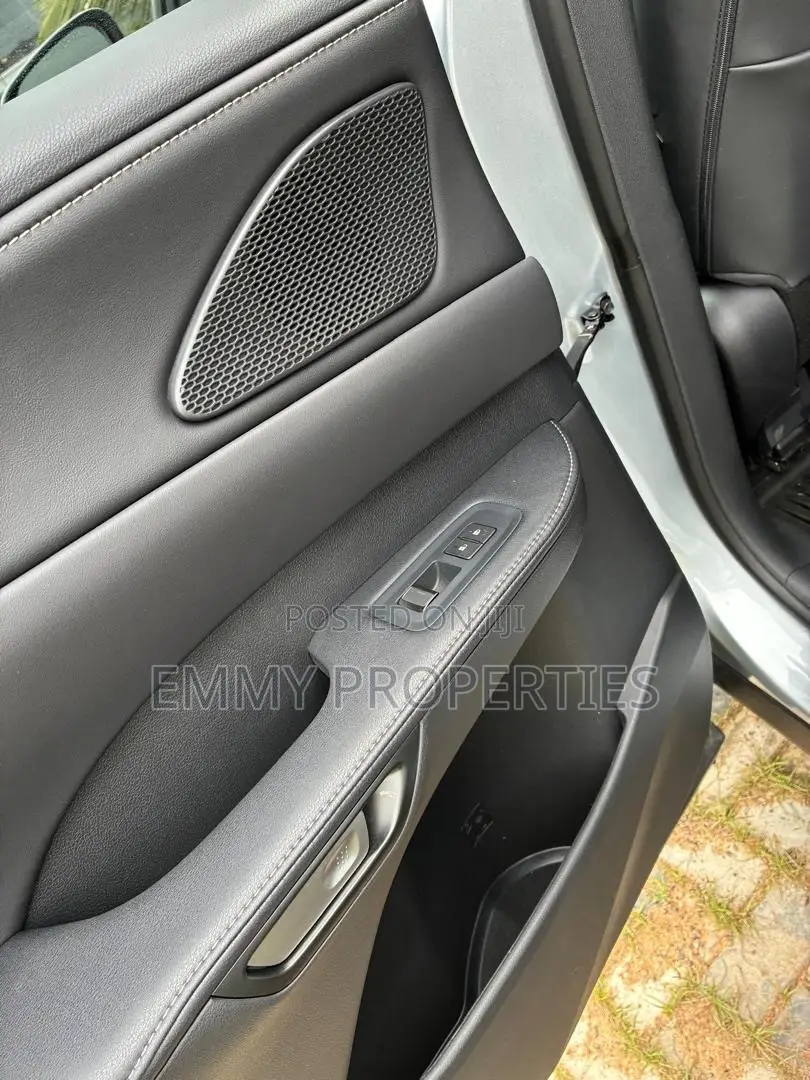 Lexus RX 2025 Silver