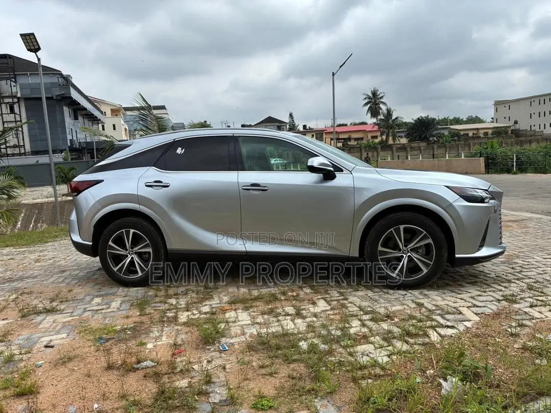 Lexus RX 2025 Silver
