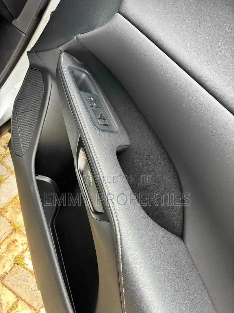 Lexus RX 2025 Silver