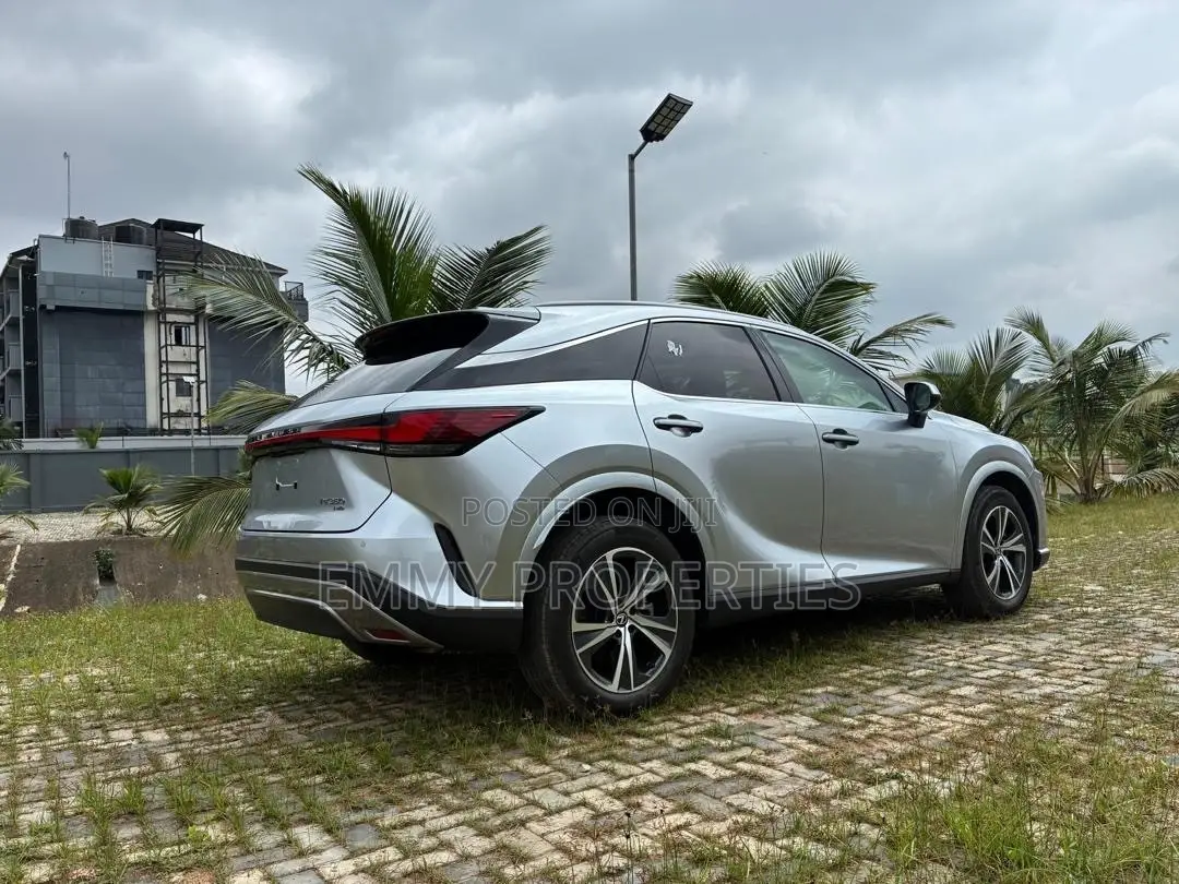 Lexus RX 2025 Silver