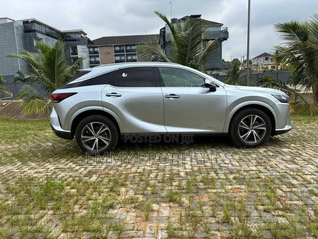 Lexus RX 2025 Silver