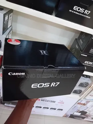 Canon Eos R7