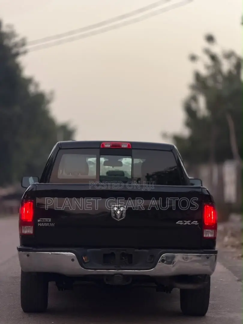 RAM 1500 2013 Black