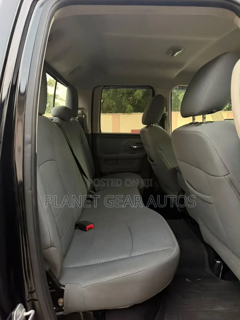 RAM 1500 2013 Black
