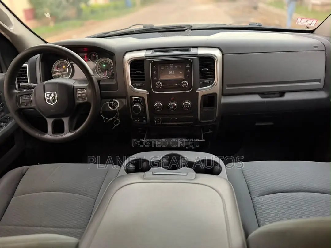 RAM 1500 2013 Black