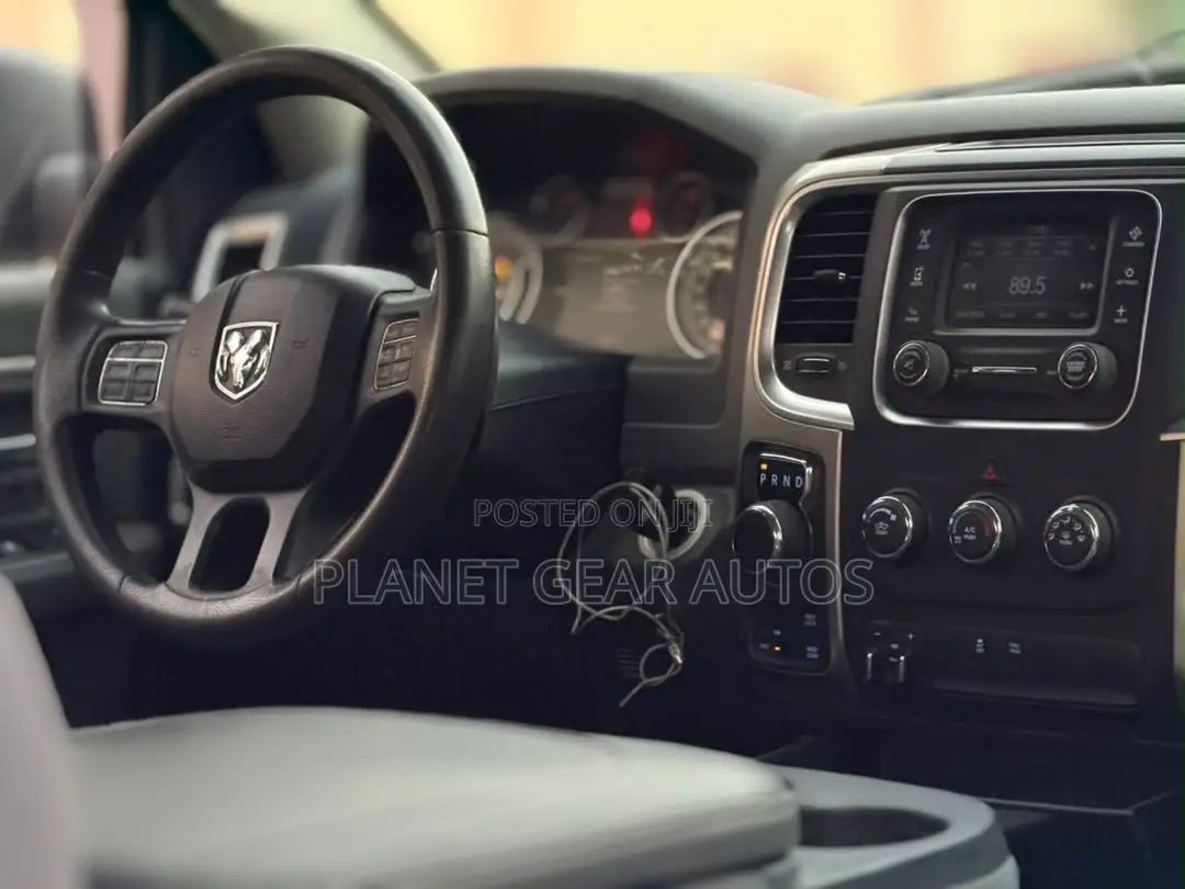 RAM 1500 2013 Black