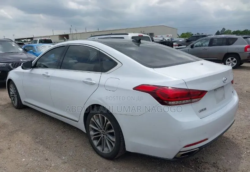 Hyundai Genesis 2017 White