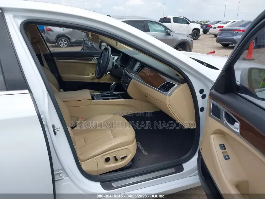 Hyundai Genesis 2017 White