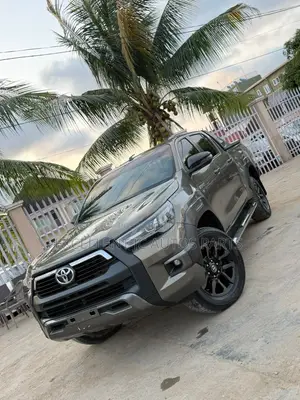 Toyota Hilux 2021 Green