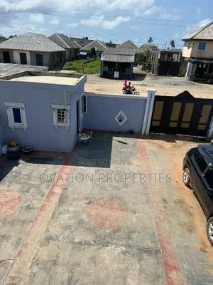 3bdrm Duplex in Eleko Beach Side for rent