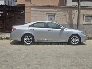 Lexus ES 350 2010 Silver