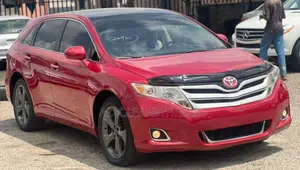 Toyota Venza XLE 2010 Red