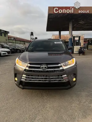 Toyota Highlander XLE V6 4x4 (3.5L 6cyl 6A) 2016 Gray