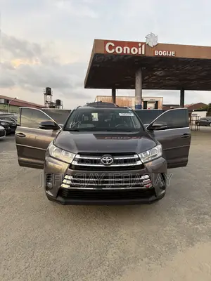 Toyota Highlander XLE V6 4x4 (3.5L 6cyl 6A) 2016 Gray