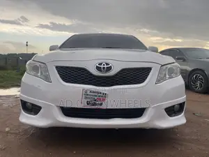 Toyota Camry SE 4dr Sedan (2.5L 4cyl 6AM) 2010 White