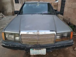 Mercedes-Benz 190E 1990 Gray