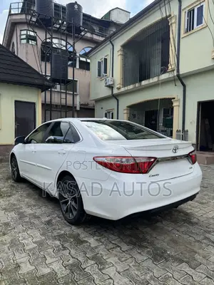 Toyota Camry XSE 4dr Sedan (2.5l 4cyl 6A) 2016 White