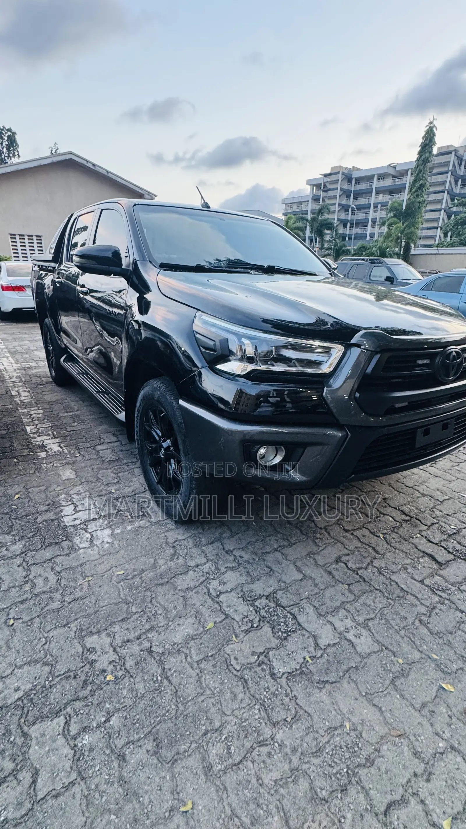 Toyota Hilux 2020 Black