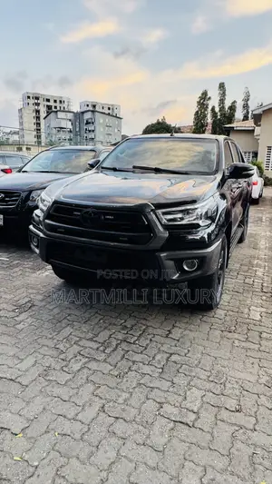 Toyota Hilux 2020 Black