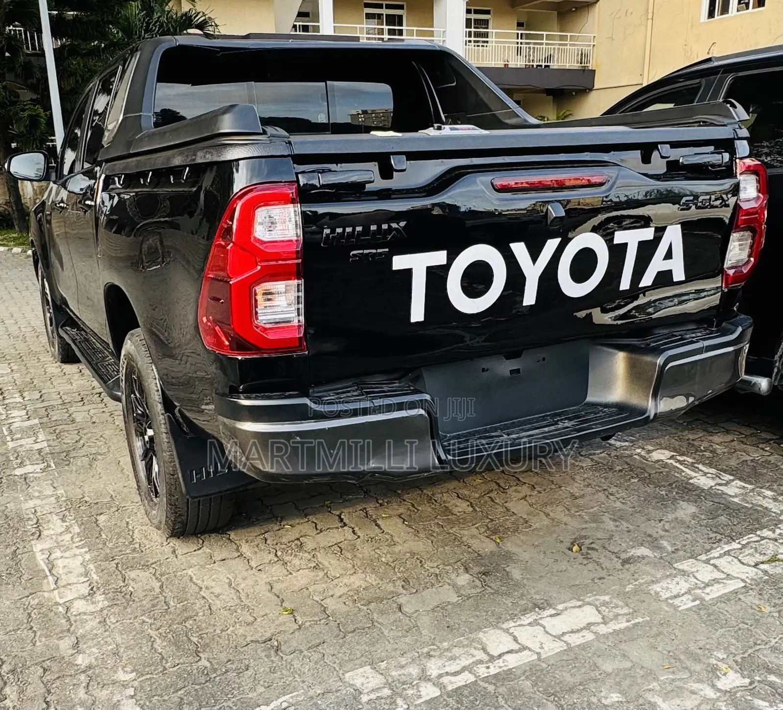 Toyota Hilux 2020 Black