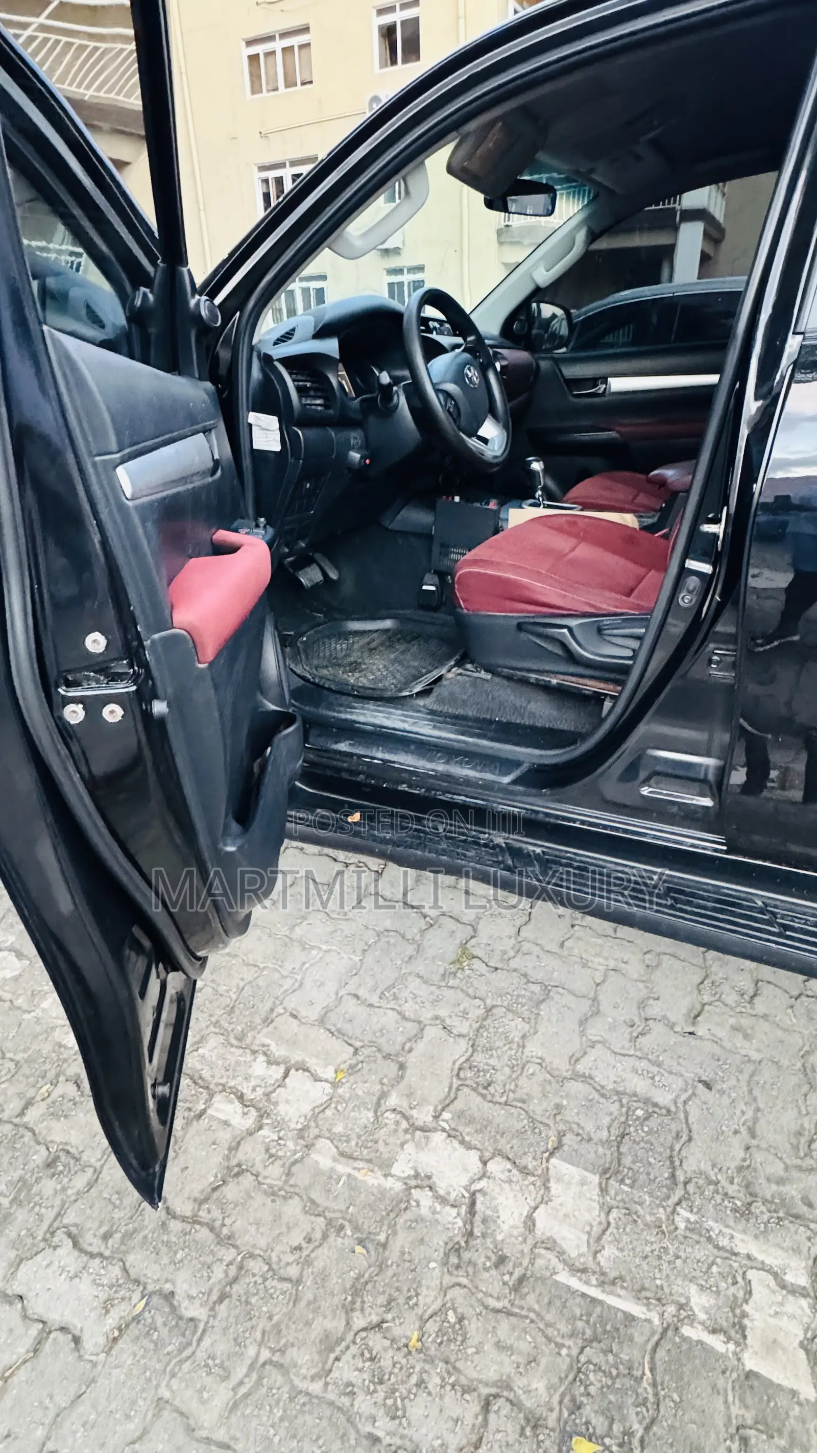 Toyota Hilux 2020 Black