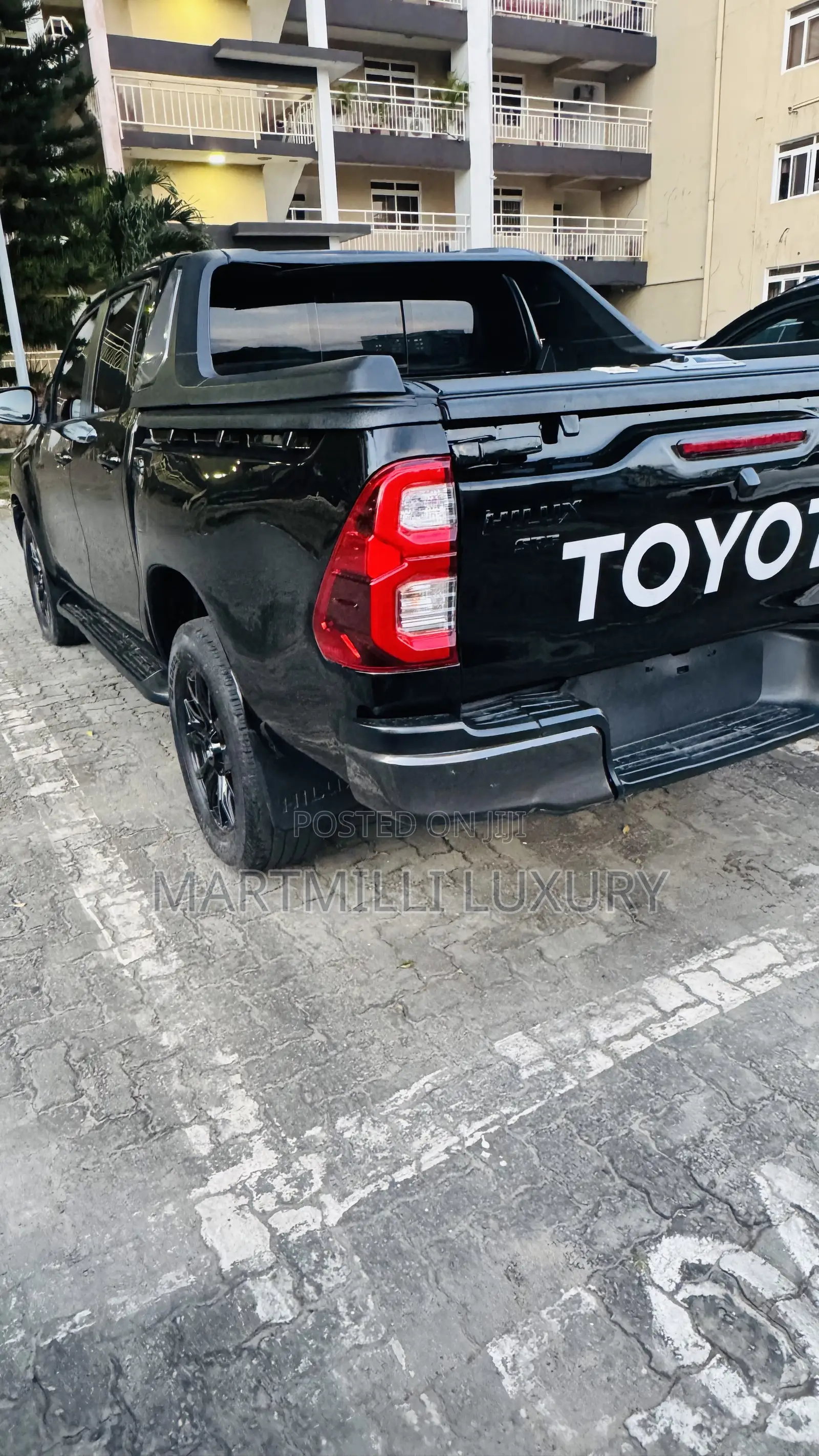 Toyota Hilux 2020 Black