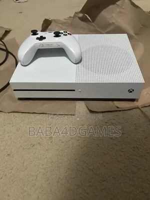 Xbox 1s With One Wireless Pad